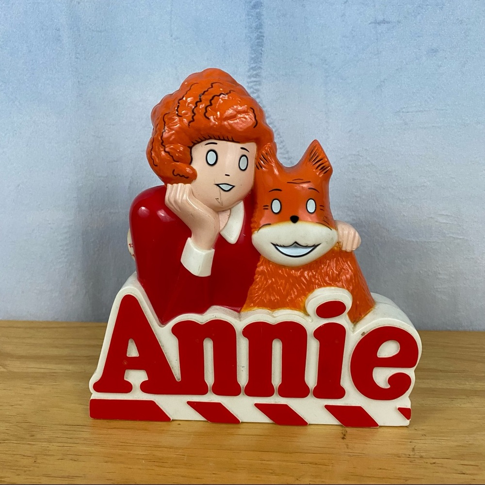 Rare Vintage 1981 Orphan Annie AM Radio WORKS!